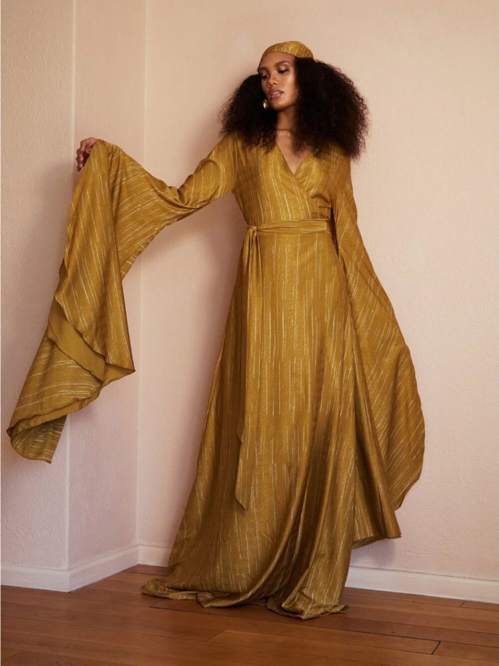DIARRABLU Womens Maya Exaggerated Sleeve Satin Wrap Dress Gold Small NEW